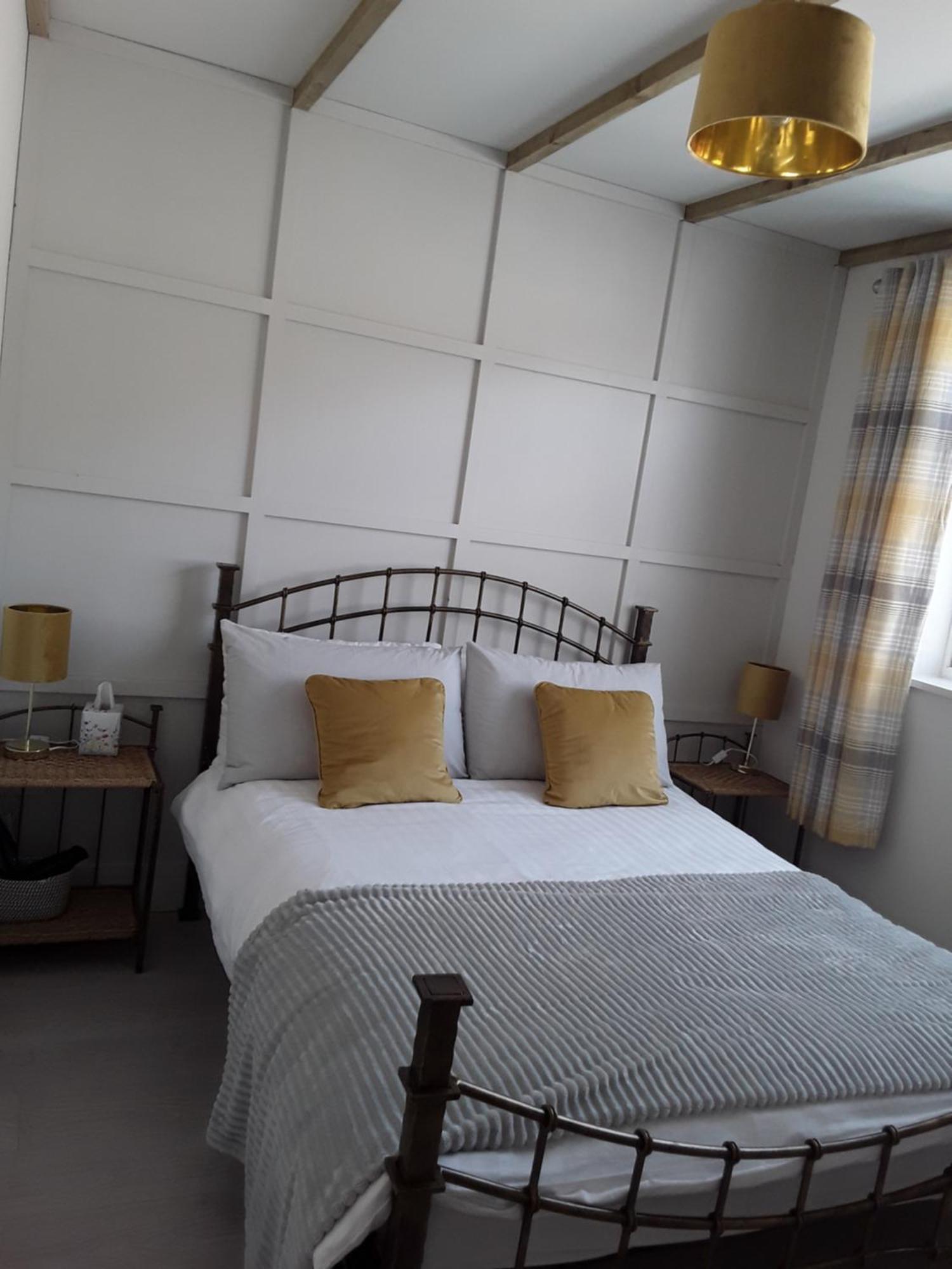 The Lodge Guesthouse Brittas Eksteriør bilde