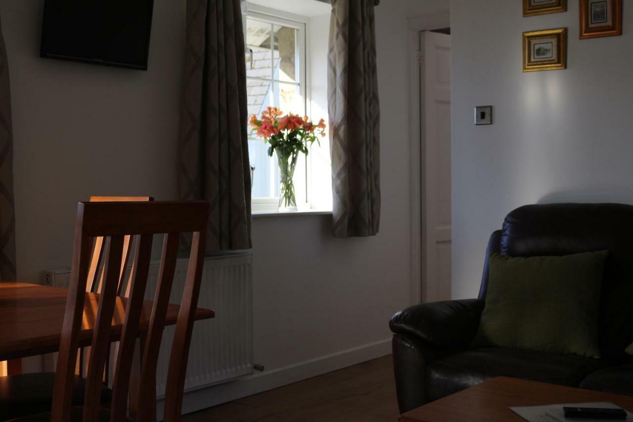 The Lodge Guesthouse Brittas Eksteriør bilde