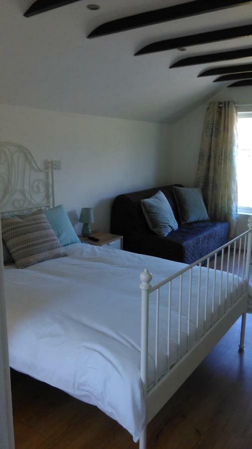 The Lodge Guesthouse Brittas Eksteriør bilde