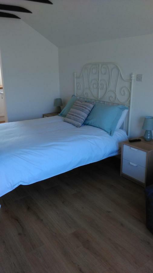The Lodge Guesthouse Brittas Eksteriør bilde